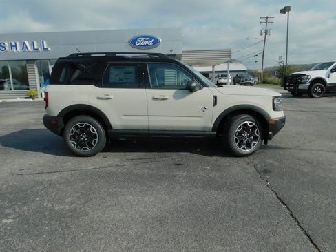 New 2025 Ford Bronco Sport Outer Banks w/ Outer Banks Tech Package+ image 10