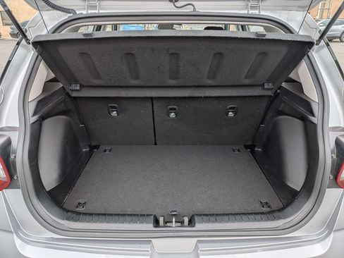 Used 2025 Hyundai Venue SEL FWD image 28
