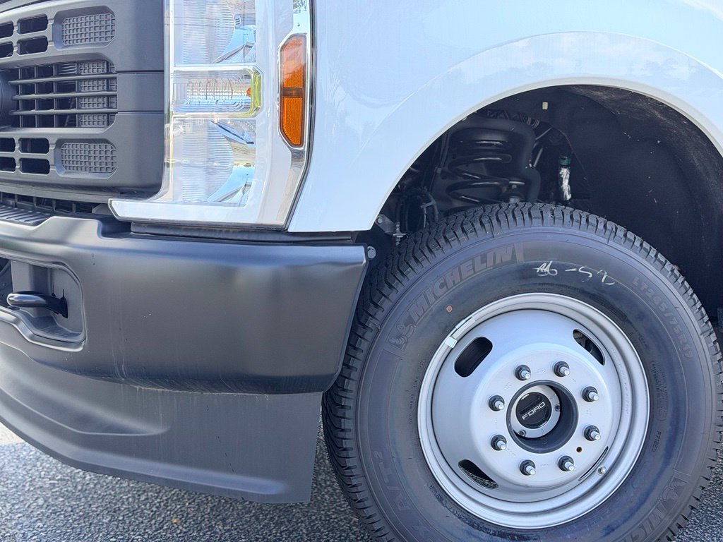 New 2025 Ford F350 XL AWD/4WD image 3
