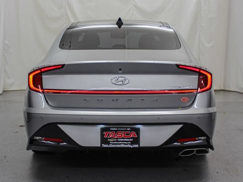 Used 2021 Hyundai Sonata Limited w/ Preferred Accessory Package FWD image 9