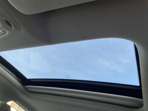 Used 2016 Nissan Altima 2.5 SV w/ Convenience Package image 14