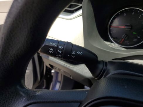 Used 2019 Toyota RAV4 XLE FWD image 23