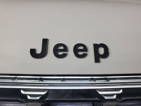 New 2026 Jeep Grand Wagoneer Limited image 10