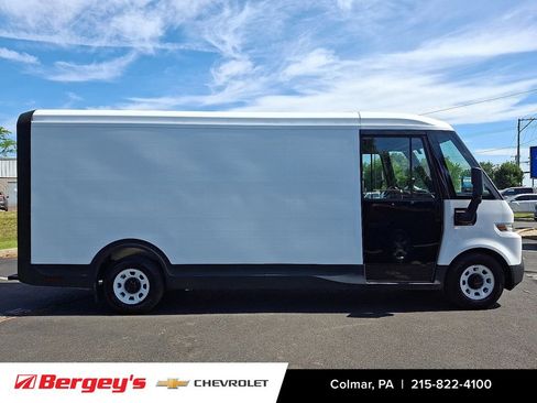 Used 2024 Chevrolet Brightdrop 600 w/ Commercial Equipment Package AWD/4WD image 8