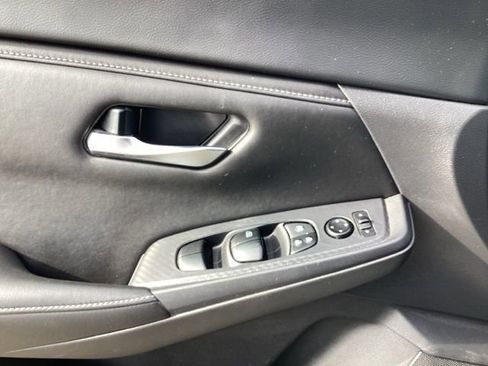 Used 2024 Nissan Sentra SV image 6