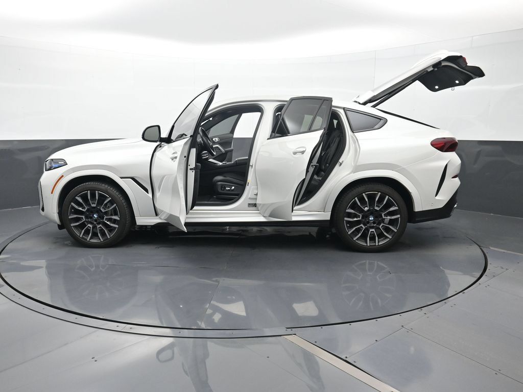 Used 2024 BMW X6 xDrive40i AWD/4WD image 25