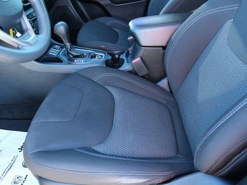 Used 2021 Jeep Cherokee Latitude image 24