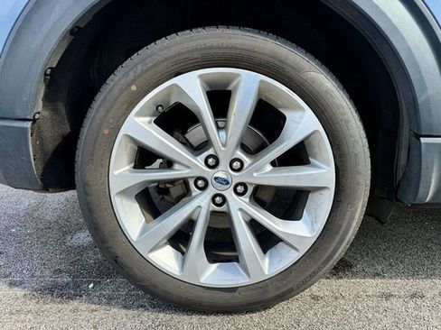 Used 2021 Ford Explorer Platinum w/ Equipment Group 601A image 27