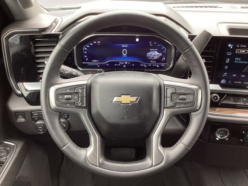 Used 2023 Chevrolet Silverado 1500 LT w/ Z71 Off-Road Package AWD/4WD image 17