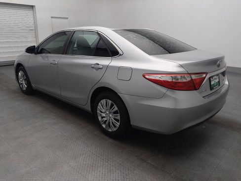 Used 2016 Toyota Camry LE image 5