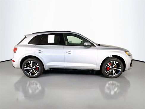 Certified 2025 Audi Q5 2.0T Premium Plus w/ Premium Plus Package image 8