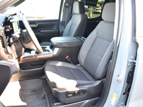 Used 2025 Chevrolet Silverado 1500 RST AWD/4WD image 19