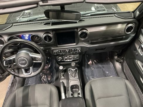 Used 2018 Jeep Wrangler Unlimited Sahara w/ Dual Top Group image 20