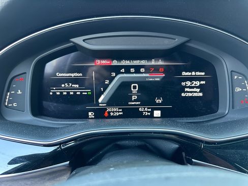 Certified 2025 Audi Q8 Premium Plus AWD/4WD image 23