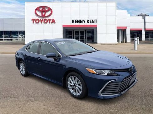 Used 2023 Toyota Camry LE FWD image 1