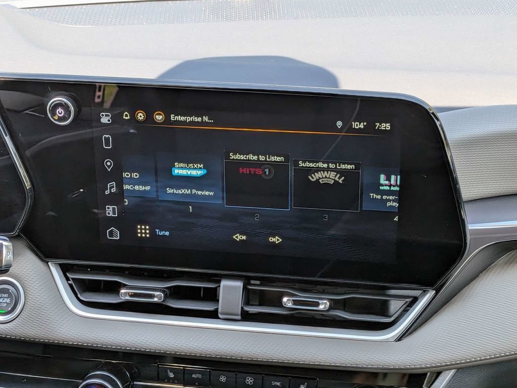 Used 2025 Chevrolet Equinox LT FWD image 19
