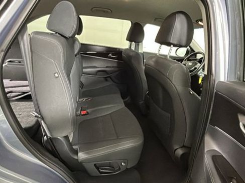 Used 2020 Kia Sorento LX w/ LX I4 Convenience Package FWD image 29
