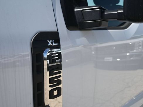New 2026 Ford F250 XL w/ XL Chrome Package AWD/4WD image 14