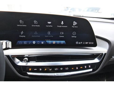 New 2027 Cadillac Lyriq Luxury AWD/4WD image 16