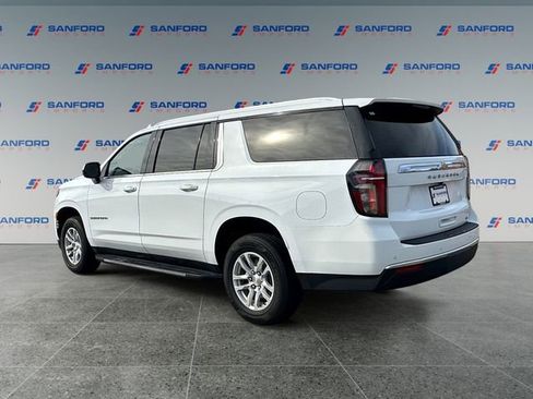 Used 2023 Chevrolet Suburban LT image 3