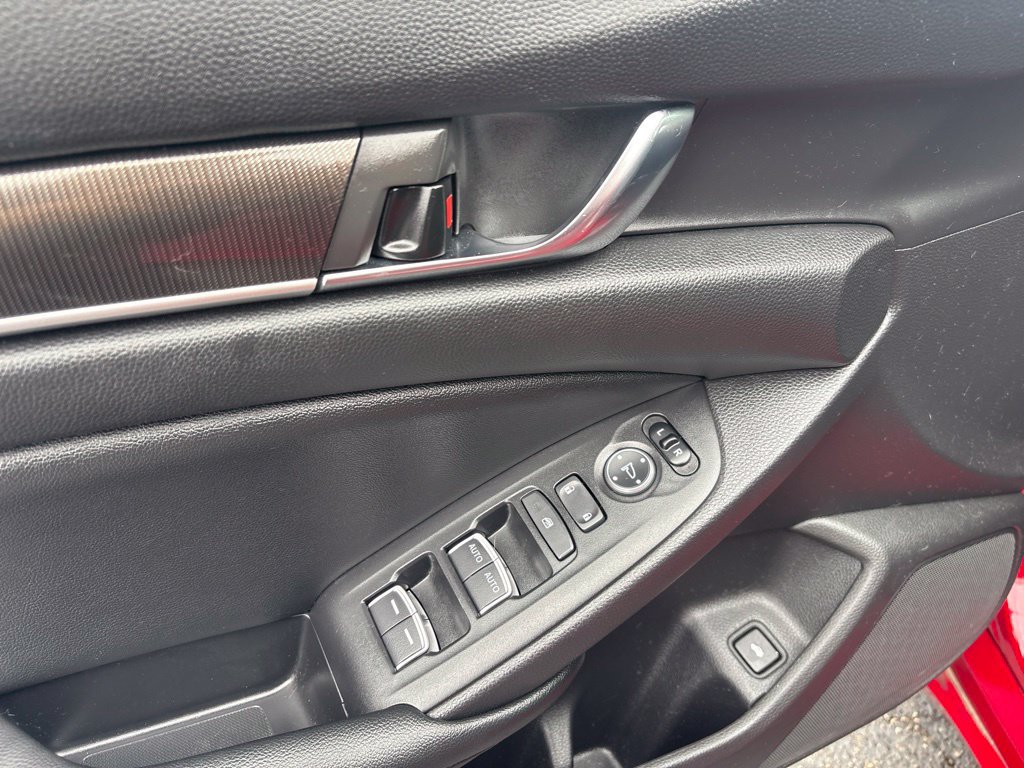 Used 2021 Honda Accord Sport image 16