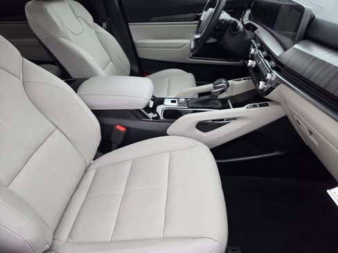 Certified 2025 Kia Telluride SX image 13