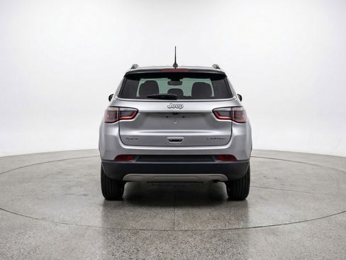 Used 2025 Jeep Compass Limited image 7