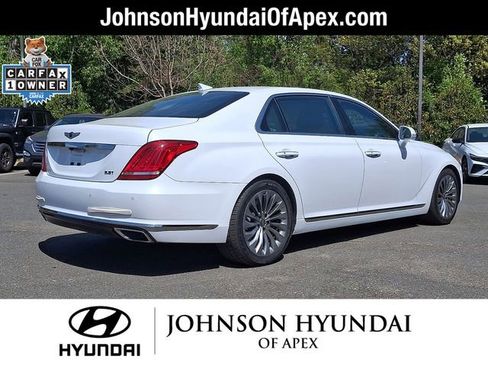 Used 2017 Genesis G90 3.3T Premium image 29