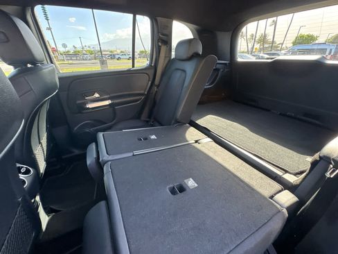 Used 2022 Mercedes-Benz GLB 250 4MATIC image 16