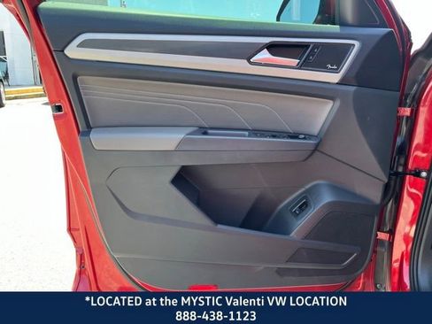 Used 2022 Volkswagen Atlas SEL Premium image 32