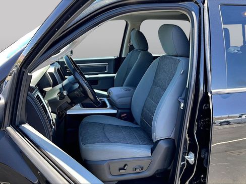 Used 2018 RAM 1500 Big Horn AWD/4WD image 25