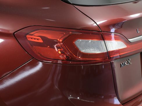 Used 2016 Lincoln MKX Reserve image 33