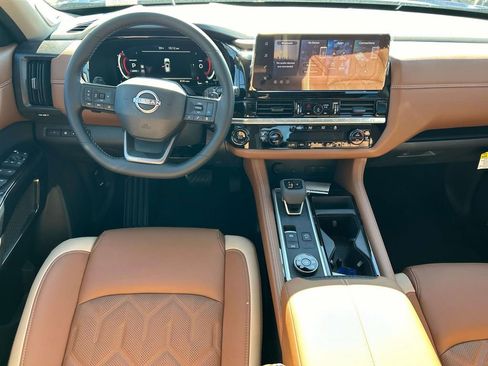 New 2026 Nissan Pathfinder Platinum AWD/4WD image 25