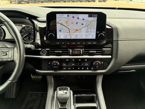 Certified 2023 Nissan Pathfinder Platinum FWD image 17