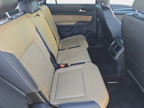 Used 2022 Volkswagen Atlas Cross Sport SE image 13