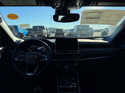 New 2026 Jeep Compass Latitude image 25