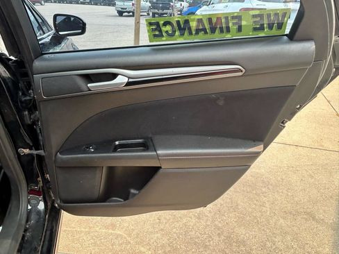 Used 2016 Ford Fusion SE FWD image 15