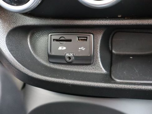 Used 2014 FIAT 500L Easy w/ Popular Equipment Group FWD image 15