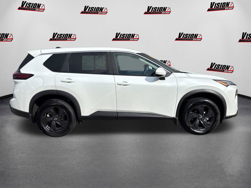 Used 2026 Nissan Rogue SV w/ Cold Weather Package AWD/4WD image 4