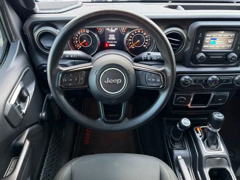 Used 2018 Jeep Wrangler Unlimited Sport AWD/4WD image 16