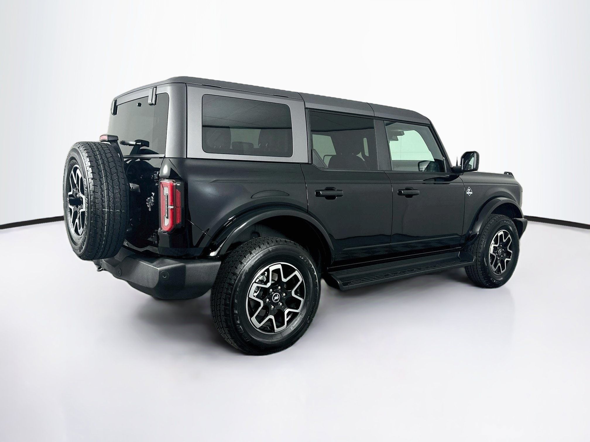 Used 2025 Ford Bronco Outer Banks AWD/4WD image 9