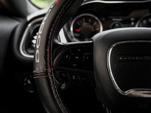 Used 2018 Dodge Challenger SXT RWD image 19