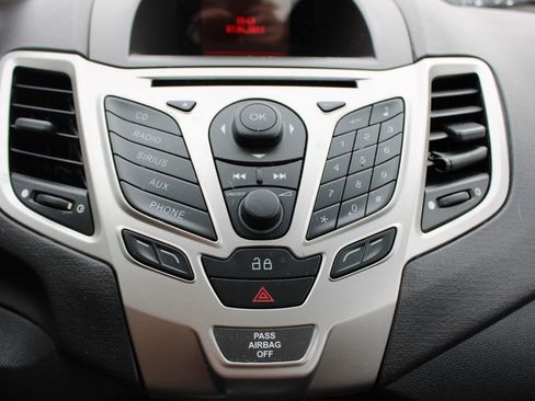 Used 2013 Ford Fiesta SE image 26