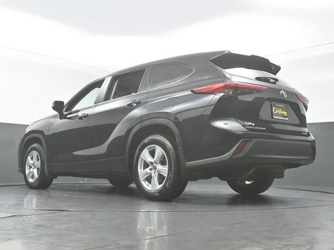 Used 2021 Toyota Highlander LE AWD/4WD image 44