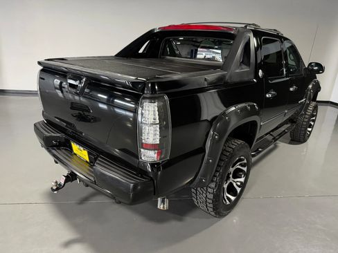 Used 2013 Chevrolet Avalanche LTZ AWD/4WD image 5