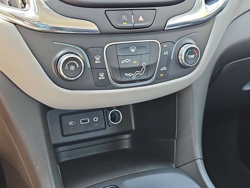 Certified 2022 Chevrolet Equinox LS FWD image 19