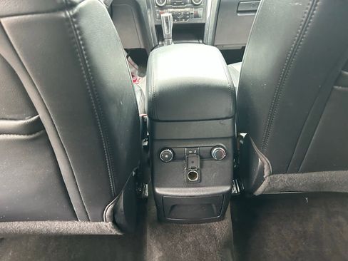 Used 2017 Ford Explorer XLT w/ Equipment Group 202A AWD/4WD image 24