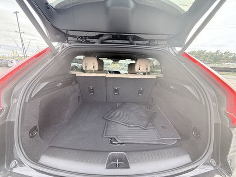 Used 2024 Cadillac XT4 Luxury image 9