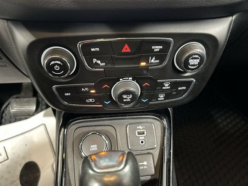 Used 2021 Jeep Compass Limited AWD/4WD image 16