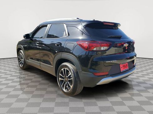Used 2025 Chevrolet TrailBlazer LT FWD image 3